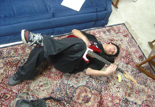 kelvinfloorsolo.jpg